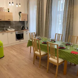 Gesamte Für 6 Personen Viena